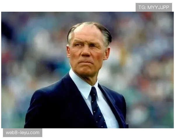 贝肯鲍尔式防守体系重现绿茵场，创新战术开辟防线新纪元