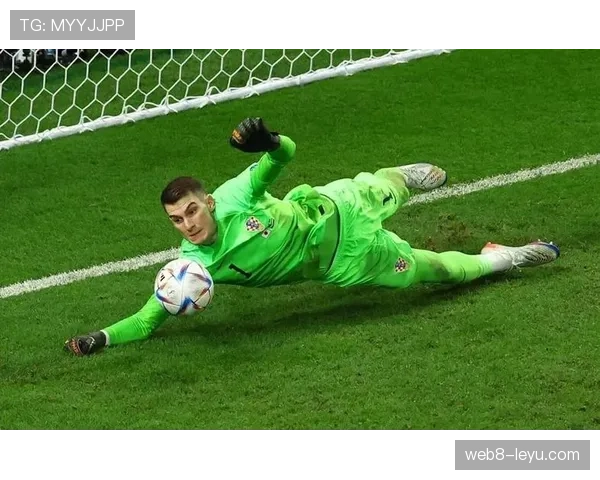 库尔图瓦状态回暖，世界杯上演门神级表现迎战强敌