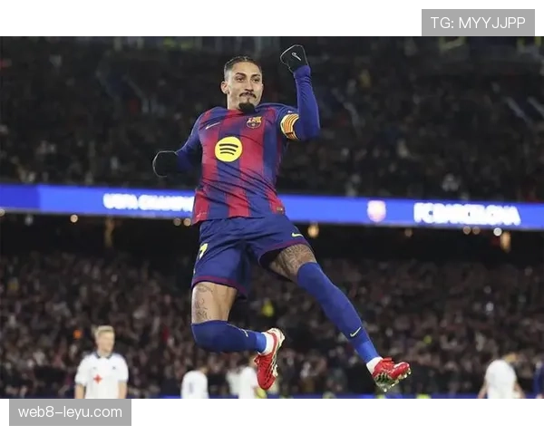 弗里克评价拉菲尼亚：近期表现稳健，进攻端持续提升