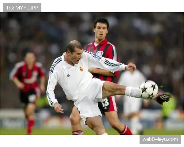 贝林厄姆 vs 齐达内:中场核心模板的代际对比与差距分析 贝林厄姆 vs 齐达内:中场核心模板的代际对比与差距分析