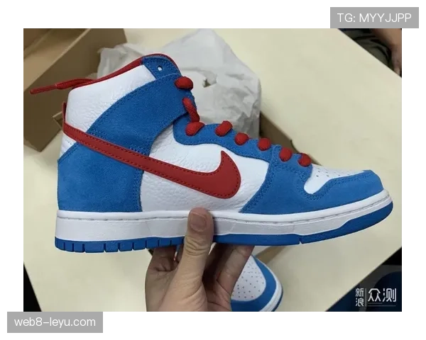 我去，梁伟铿那双球鞋标签比我一年的房租还贵